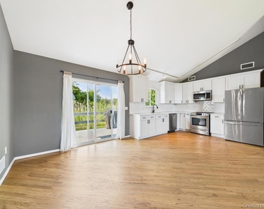 45 Willow Street - Photo Thumbnail 6