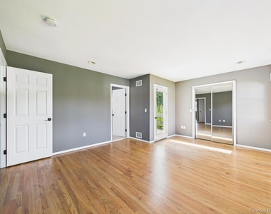 45 Willow Street - Photo Thumbnail 26
