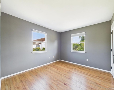 45 Willow Street - Photo Thumbnail 23