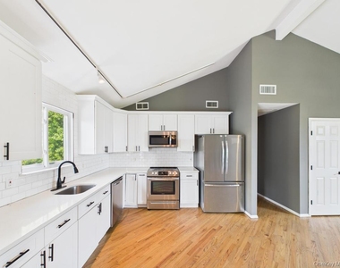 45 Willow Street - Photo Thumbnail 12