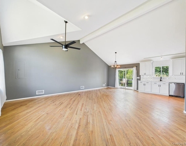 45 Willow Street - Photo Thumbnail 2