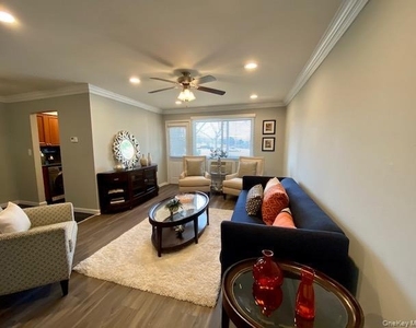 441 Lincoln Boulevard - Photo Thumbnail 2