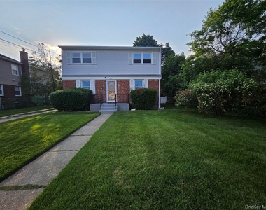 1571 Powers Avenue - Photo Thumbnail 3