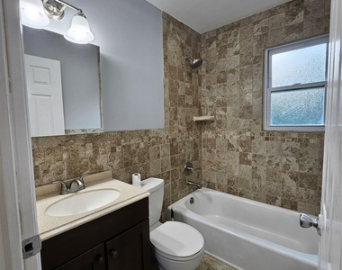 1571 Powers Avenue - Photo Thumbnail 10