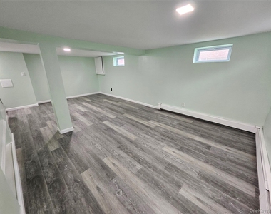1571 Powers Avenue - Photo Thumbnail 13