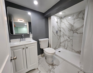 1571 Powers Avenue - Photo Thumbnail 12