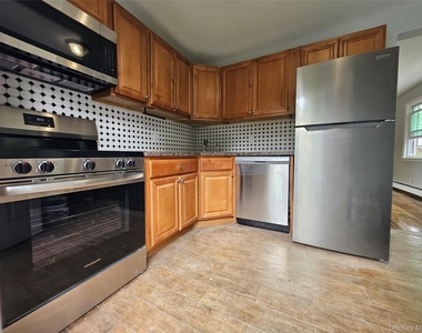 1571 Powers Avenue - Photo Thumbnail 5