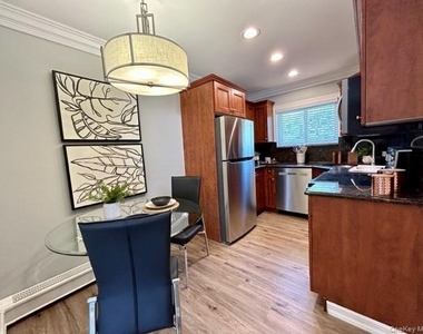 45 Golden Avenue - Photo Thumbnail 2