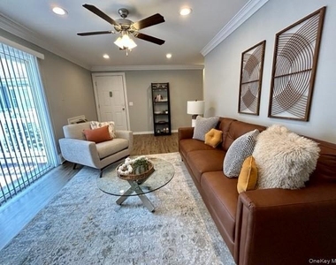 45 Golden Avenue - Photo Thumbnail 6