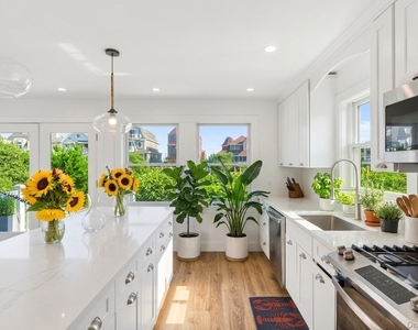 800 Dune Road - Photo Thumbnail 8