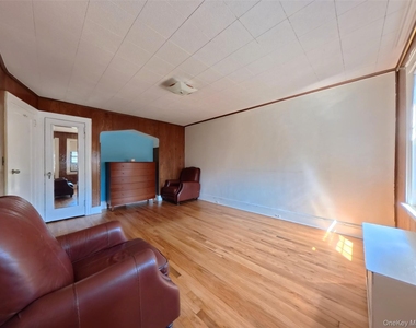 398 Bauer Place - Photo Thumbnail 9