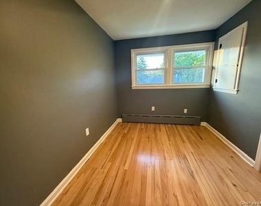 75 Hillside Avenue - Photo Thumbnail 14
