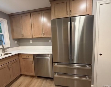 75 Hillside Avenue - Photo Thumbnail 7