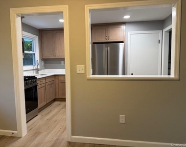75 Hillside Avenue - Photo Thumbnail 6