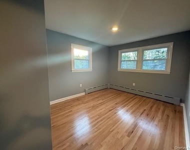 75 Hillside Avenue - Photo Thumbnail 11