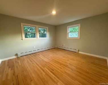 75 Hillside Avenue - Photo Thumbnail 12