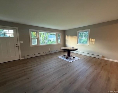 75 Hillside Avenue - Photo Thumbnail 3