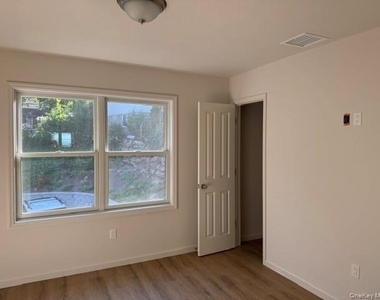 306 S Regent - Photo Thumbnail 14