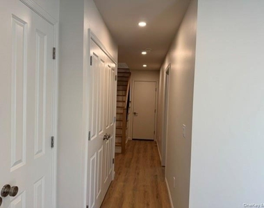 306 S Regent - Photo Thumbnail 10