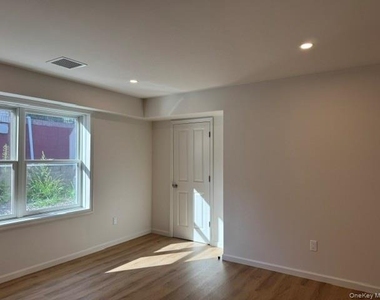 306 S Regent - Photo Thumbnail 6