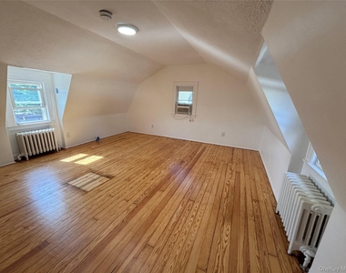 6 Alexander Place - Photo Thumbnail 3