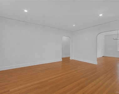 27 Summit Street - Photo Thumbnail 5