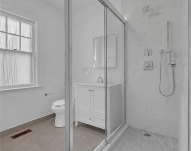 27 Summit Street - Photo Thumbnail 10