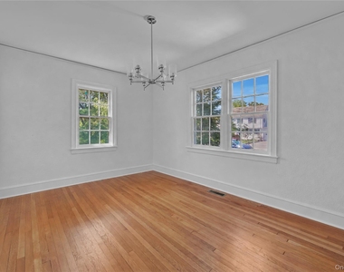 27 Summit Street - Photo Thumbnail 4