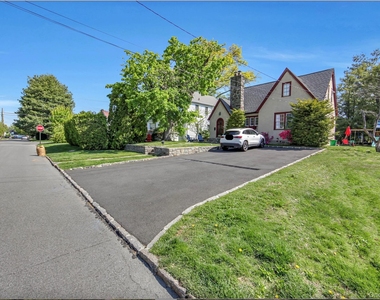 27 Summit Street - Photo Thumbnail 15
