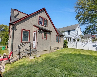27 Summit Street - Photo Thumbnail 12