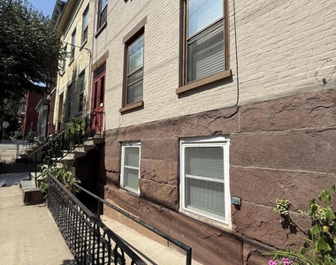 31 Elm Street - Photo Thumbnail 3