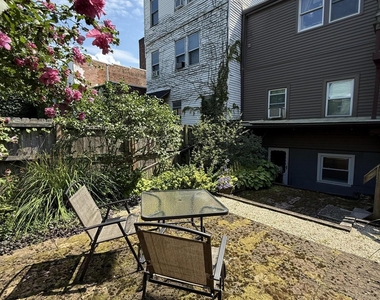 31 Elm Street - Photo Thumbnail 13