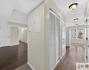710 Peach Street - Photo Thumbnail 2