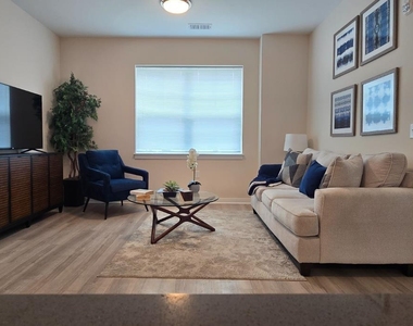 211 Henderson Road - Photo Thumbnail 8