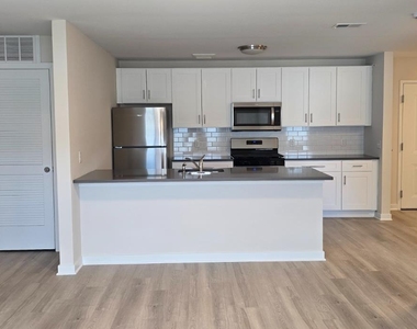 211 Henderson Road - Photo Thumbnail 25