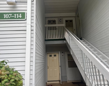 109 Applegate Lane - Photo Thumbnail 2