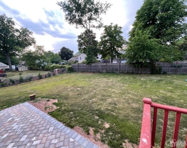 210 Runyon Avenue - Photo Thumbnail 1