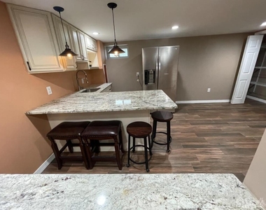 210 Runyon Avenue - Photo Thumbnail 22