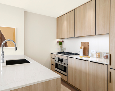 280 W 24th Street - Photo Thumbnail 1