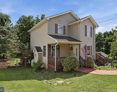 19 Fairview Avenue - Photo Thumbnail 2