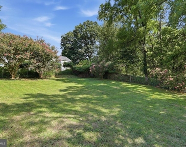 19 Fairview Avenue - Photo Thumbnail 36