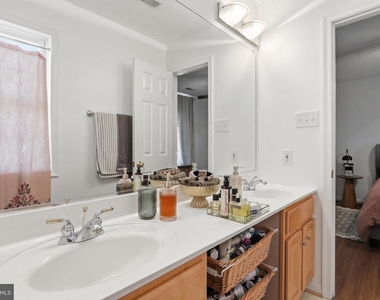 19 Fairview Avenue - Photo Thumbnail 30
