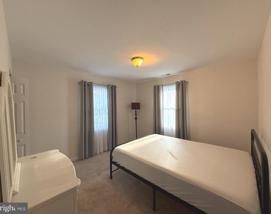 1238 Lakeview Parkway - Photo Thumbnail 4
