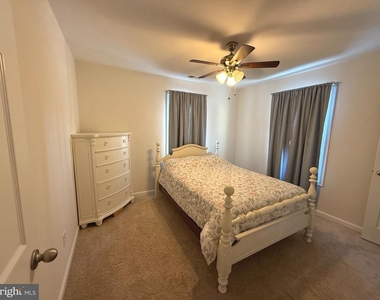 1238 Lakeview Parkway - Photo Thumbnail 5