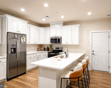 601 Percy Place - Photo Thumbnail 3