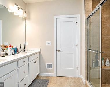 601 Percy Place - Photo Thumbnail 8