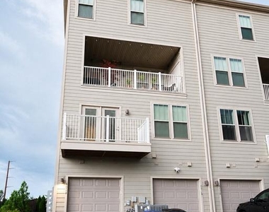 601 Percy Place - Photo Thumbnail 11
