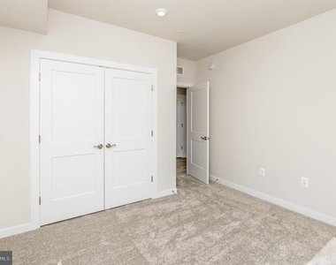 44514 Wolfhound Square - Photo Thumbnail 21