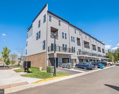 44514 Wolfhound Square - Photo Thumbnail 1