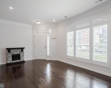 23654 Hopewell Manor Terrace - Photo Thumbnail 9